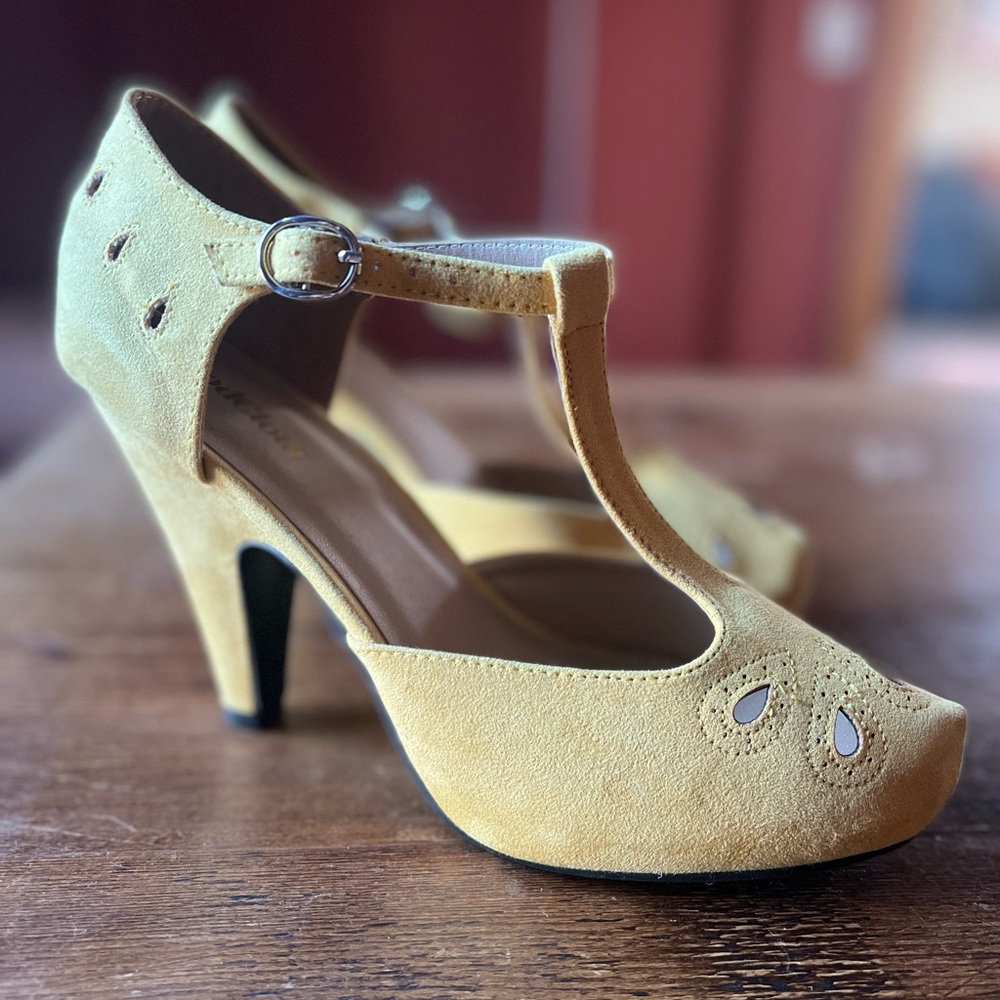 ModCloth high heel yellow shoes
